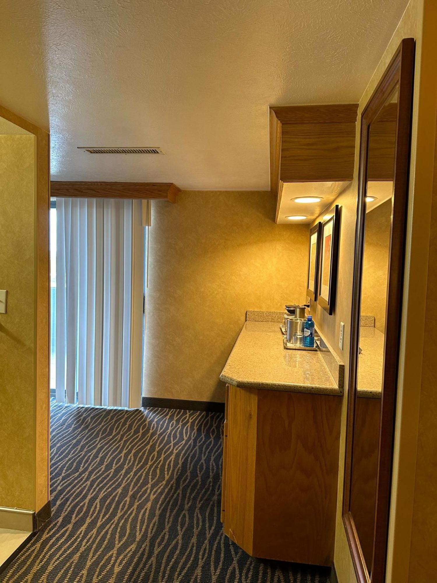 Radisson Hotel Salt Lake City Airport Εξωτερικό φωτογραφία